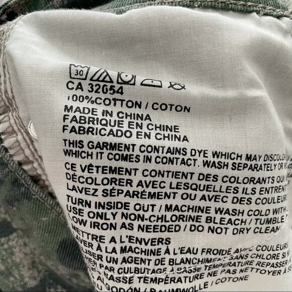 BDG camouflage high rise DREE cheeky jean shorts camo size 28 - Picture 4 of 5